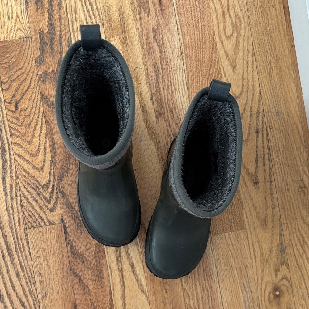 BOGS Black and Gray Waterproof Boots - Picture 2 of 5